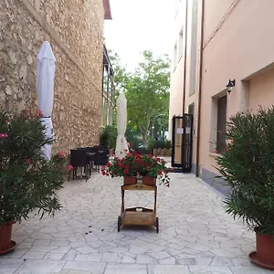 Tellus , Saturnia Italia